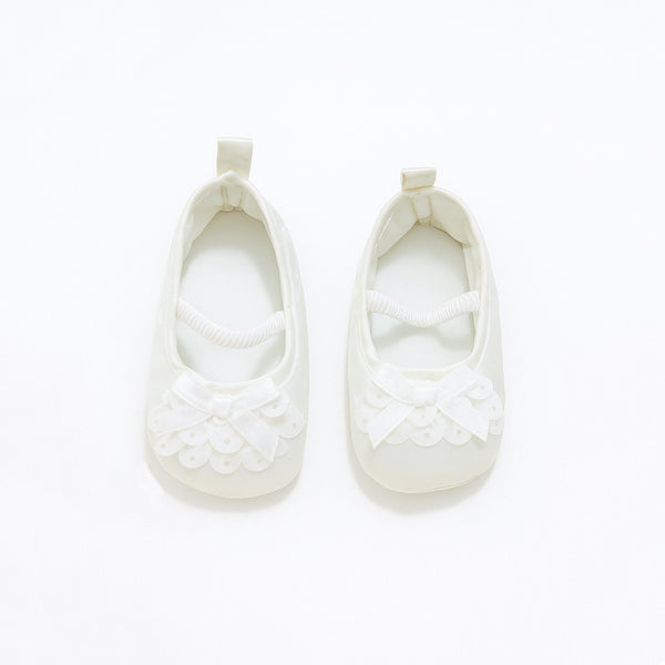 R S Girl White Color Bow Patch Booties